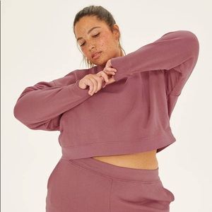 Girlfriend Collective Cropped Sweatshirt in Mauve